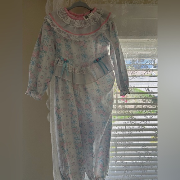 Deadstock Vintage 3T Lace Romper - Picture 3 of 7